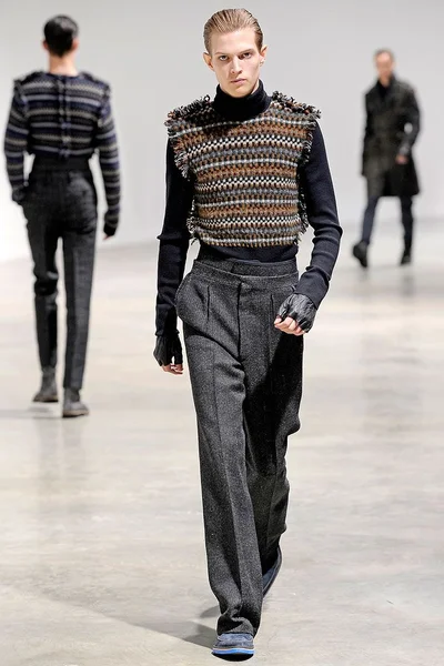 Look 27
